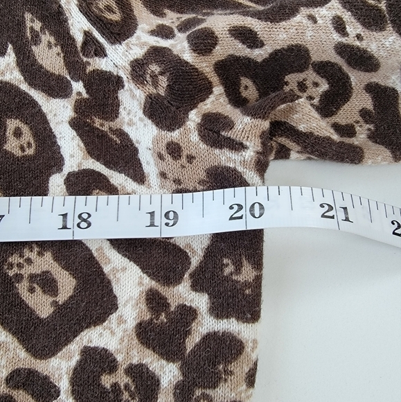Euc Ellen Tracey Leopard Print V-neck op Size Large - Picture 7 of 9